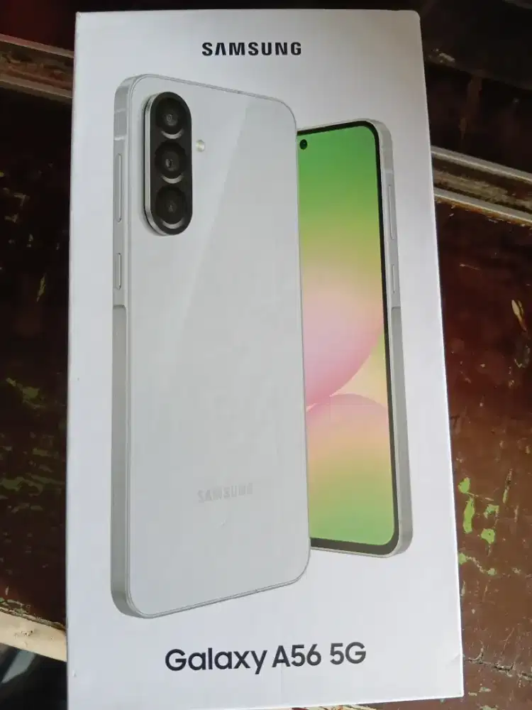 Hp baru, hadiah blom di buka jangan di tanya kenapa mau di jual.Nego