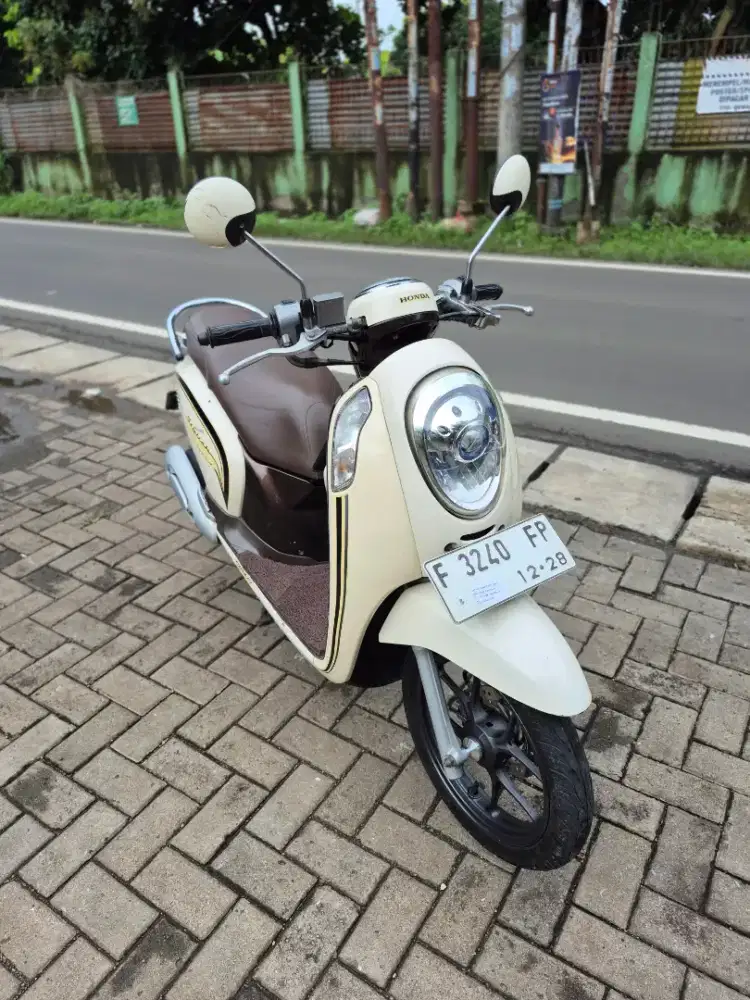 Dijual Honda Scoopy tahun 2015 plat lengkap pajak hidup