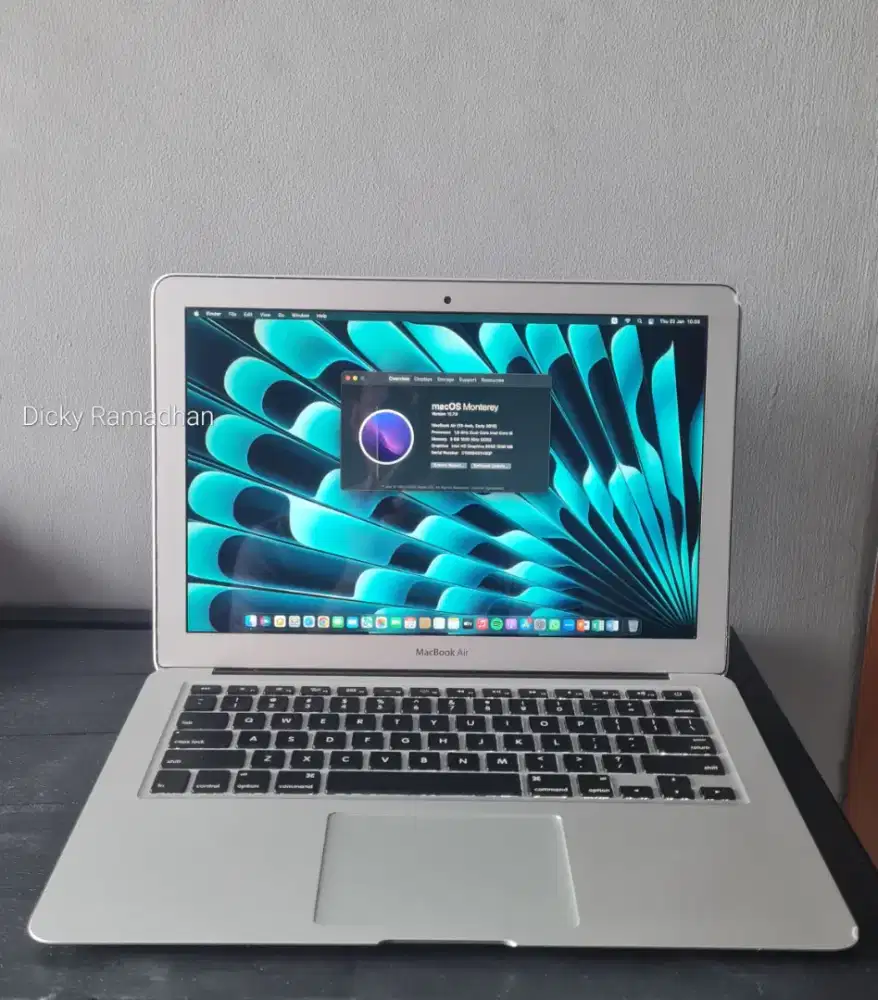 Macbook Air 13 inch Ram 8/250gb 2015
MacOS Monterey 2024