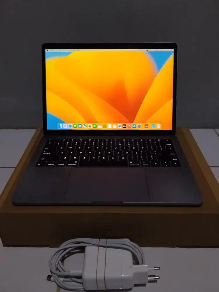 MacBook Pro 2017 i5 8/256 Space Grey