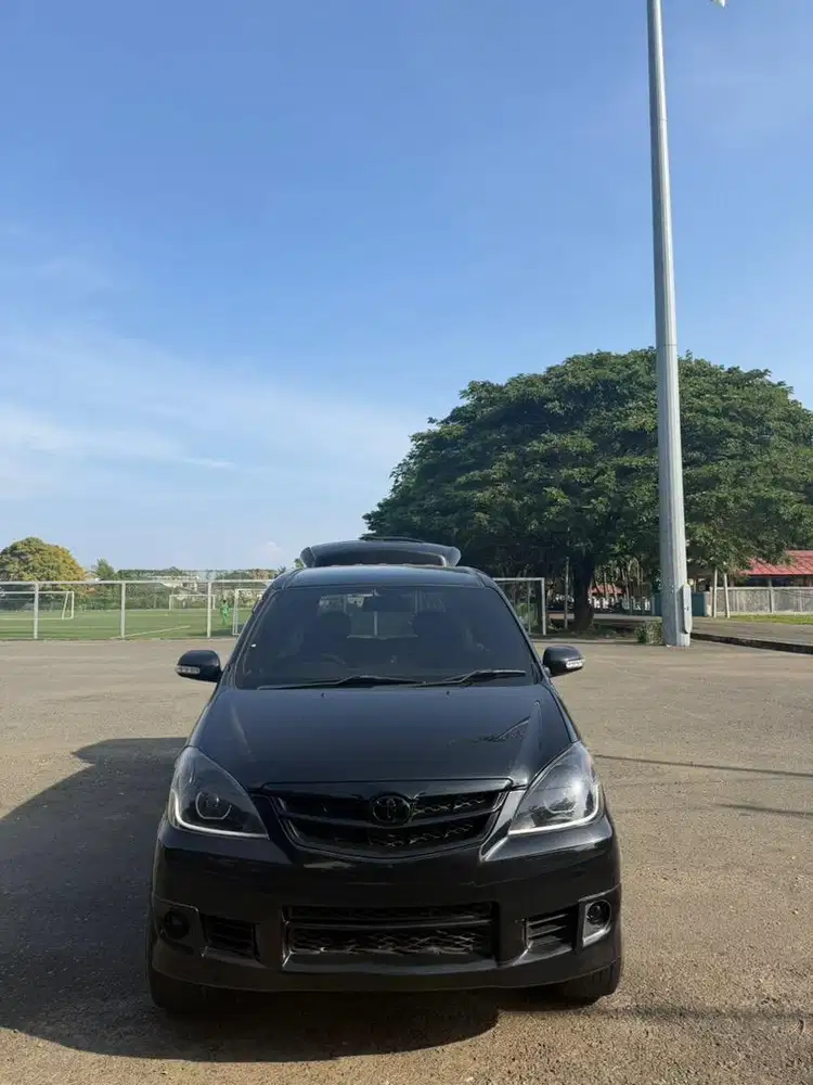 Mobil Avanza Tahun 2011 (Manual)