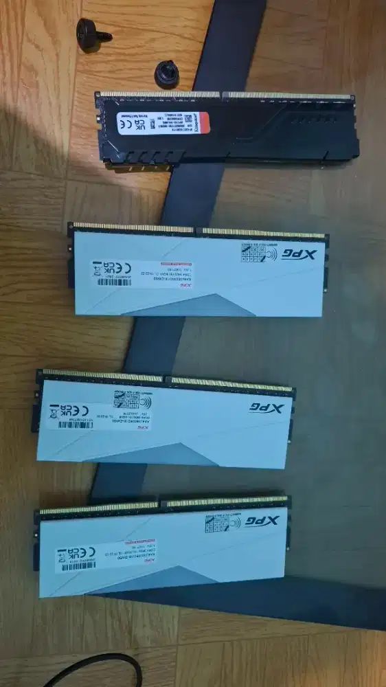 Adata Spectrix D50 (3x8Gb) 360OMHz + Kingston Beast

Fury 16GB 3200MHz