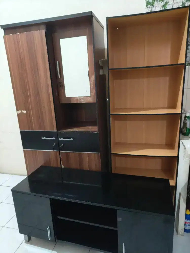 Dijual cepat lemari pakaian meja tv rak susun 5