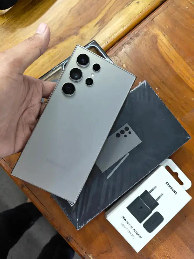 Samsung s24 ultra 12/256 masih garansi