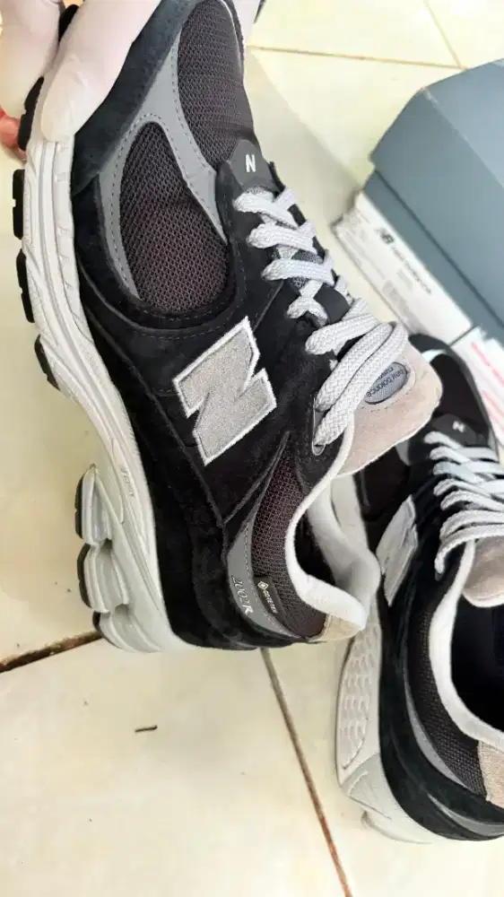 New Balance 2002R Goretex Hitam