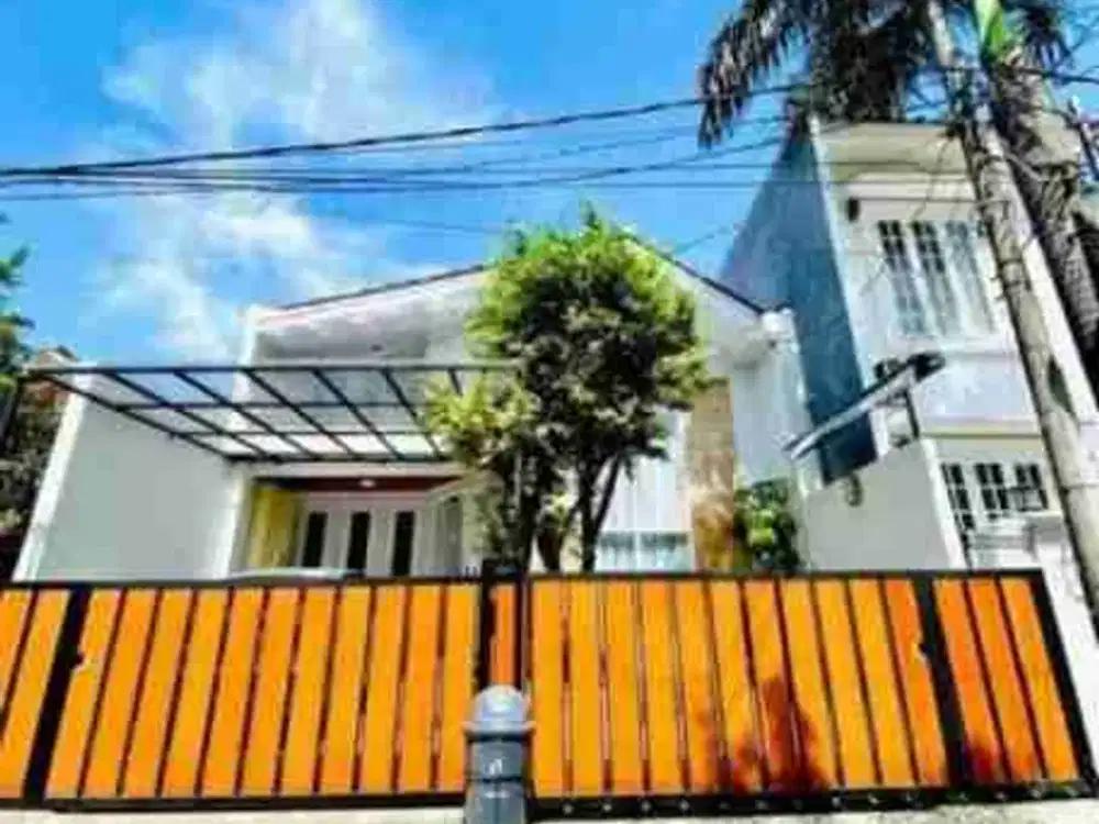 Rumah Mewah 2,5 Lantai di Jatimakmur, Pondok Gede
