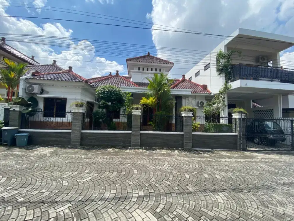 HARGA NEGO!! RUMAH  MEWAH NYAMAN DI JOGJA AREA FAVORIT DALAM PERUMAHAN DEKAT UPN