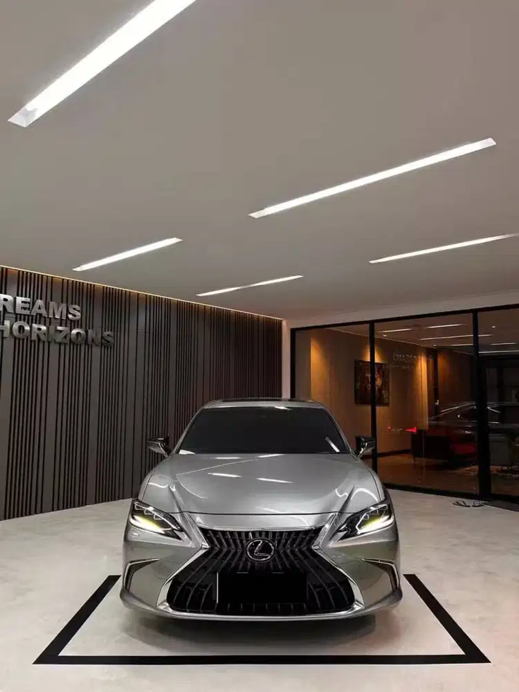 Lexus ES300h Ultra Luxury 2023 Facelift Grey on Brown Abu-abu ES 300h