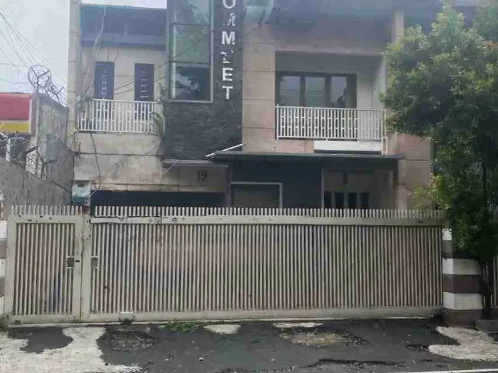 Rumah Komersial di Jalan Raya Duren Tiga Pancoran – Siap untuk Kantor & Coffee Shop