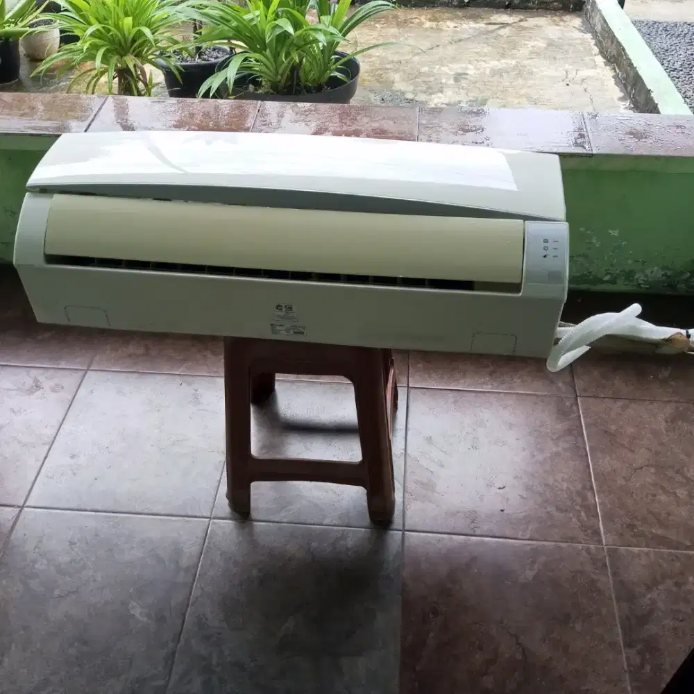 Out Door AC Sharp 1PK