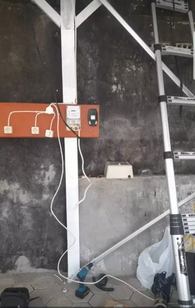 Tukang listrik panggilan