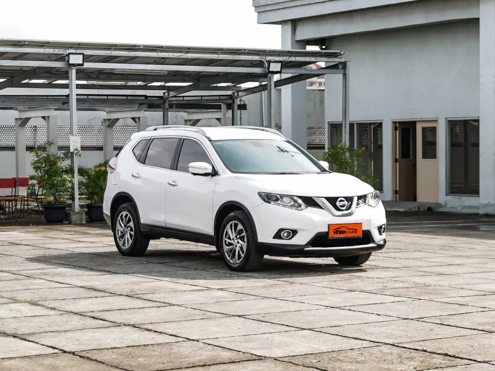 Nissan X-Trail 2015 putih low km
