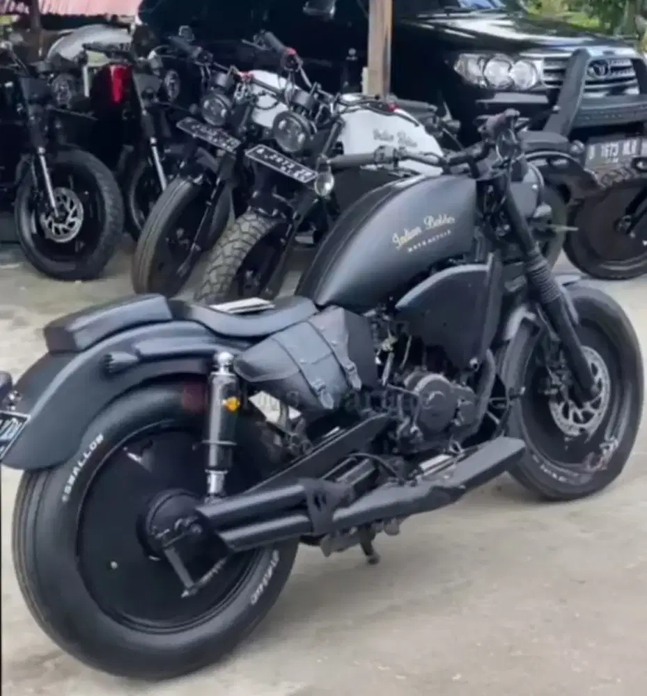 Dijual Motor Custem, Boober Sporster, Basic Yamaha Byson,