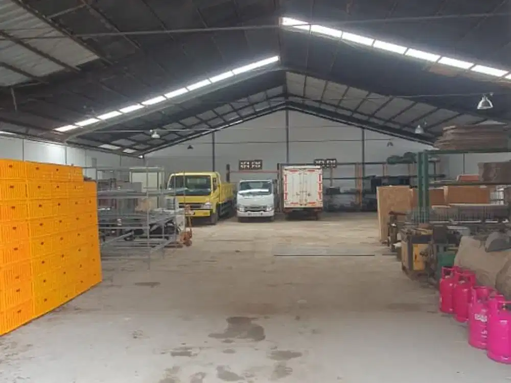 DIJUAL CEPAT HITUNG TANAH DI ARCAMANIK BONUS RUKO 3 UNIT DAN GUDANG PARKIRAN LUAS LOKASI STRATEGIS