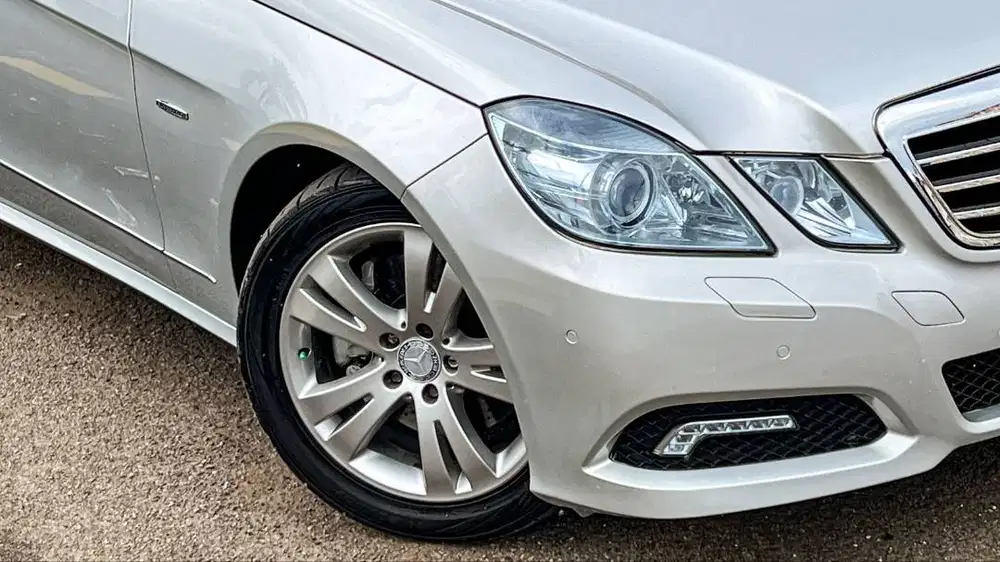 Mercedes Benz E250 Cgi Avantgarde Ckd AT Super Low KM Antik&Bergaransi