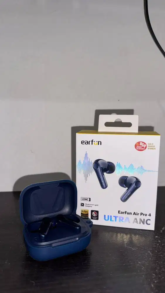 Earfun Air Pro 4 x Fernanda Gunsan (Special Edition) - Navy