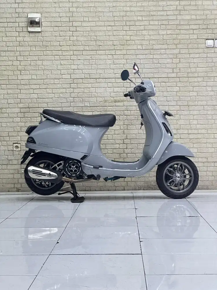 Istimewa Full Variasi!!Vespa LX125 iget th 2022 - Ayu Mustika