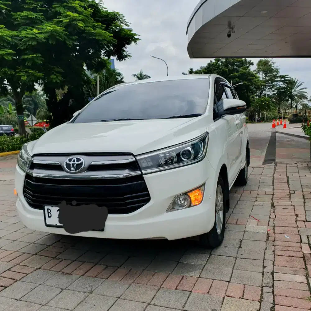 Innova v 2.4 AT diesel km 67 rb 2019