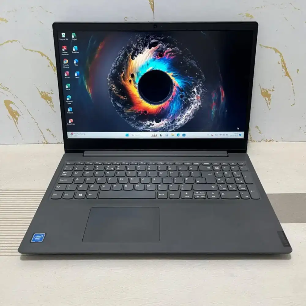 Laptop Lenovo V15-IGL (82C3).