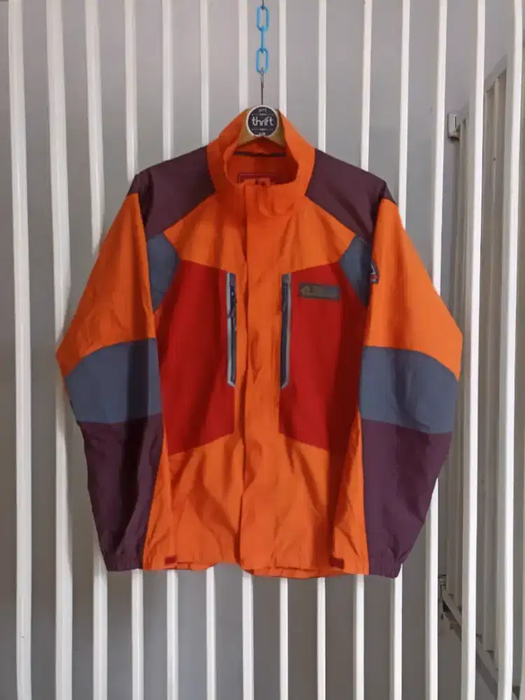 JAKET OUTDOOR THE REDFACE