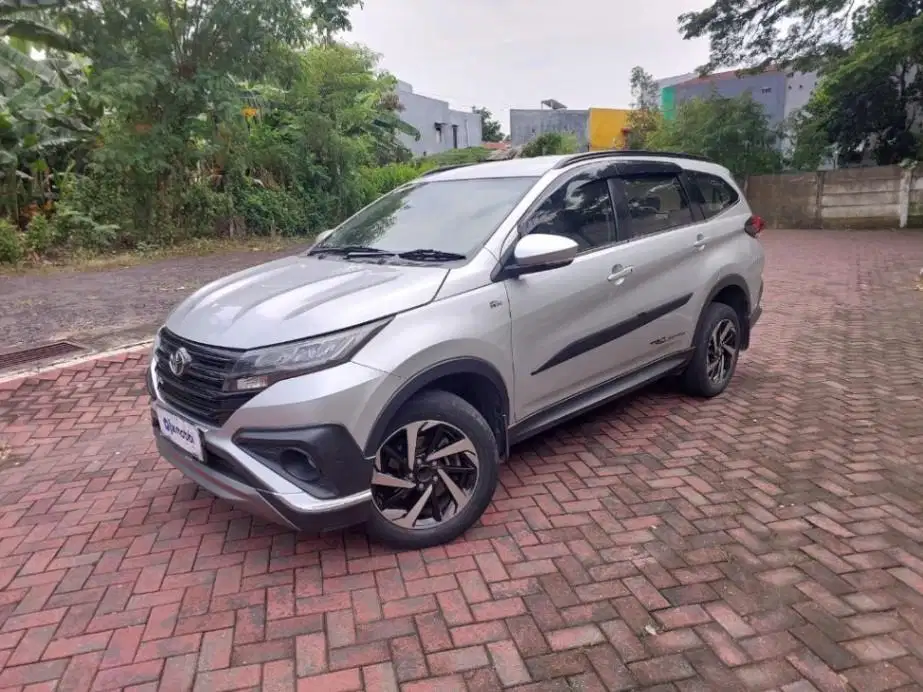 DP 20 Jt Rush 1.5 S Bensin-MT-2018 SILVER RC