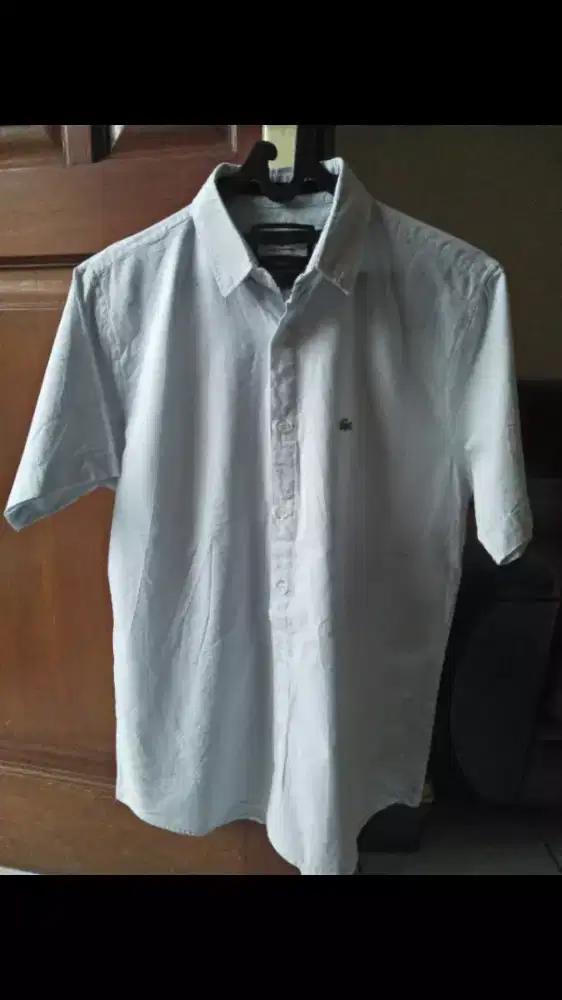 Kemeja lengan pendek