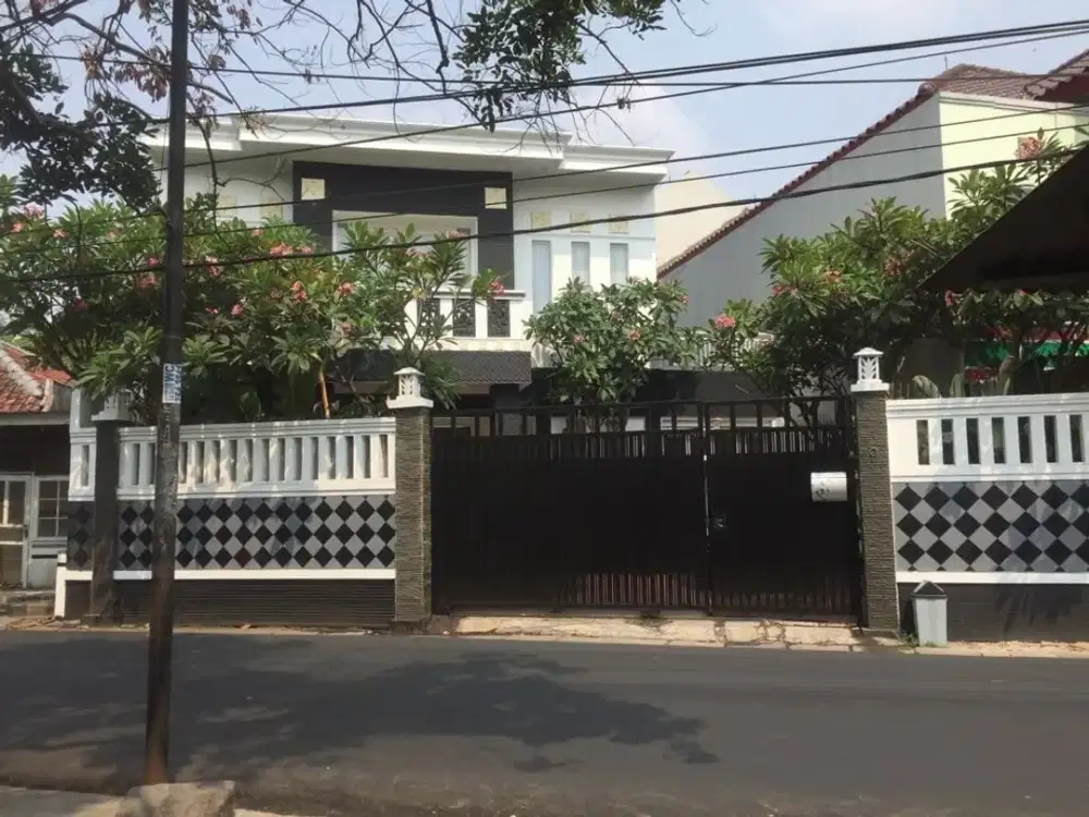 RUMAH LUAS MURAH DIJUAL DI JAGAKARSA JAKARTA SELATAN