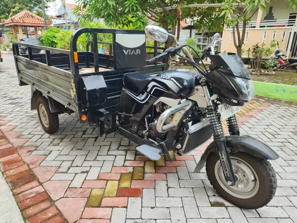 VIAR tipe V20 RL M/T tahun 2024