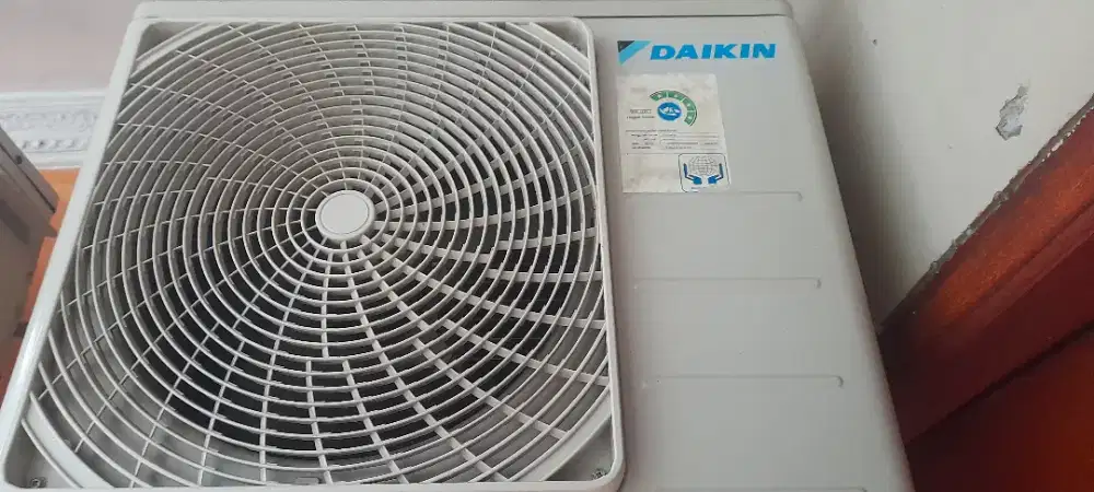 Jual Ac Merk Daikin 1/2 PK 1 set lengkap