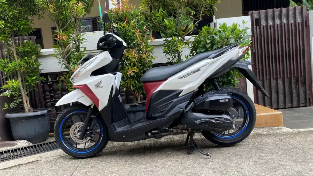 Honda Vario 150 Tahun 2016 Warnah Putih Merah