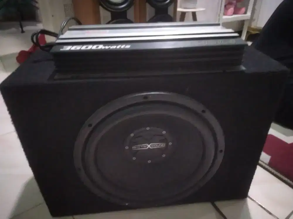Di jual Subwoofer + power mobil V12