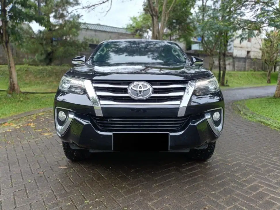 TOYOTA FORTUNER VRZ 2.4 AT 2016