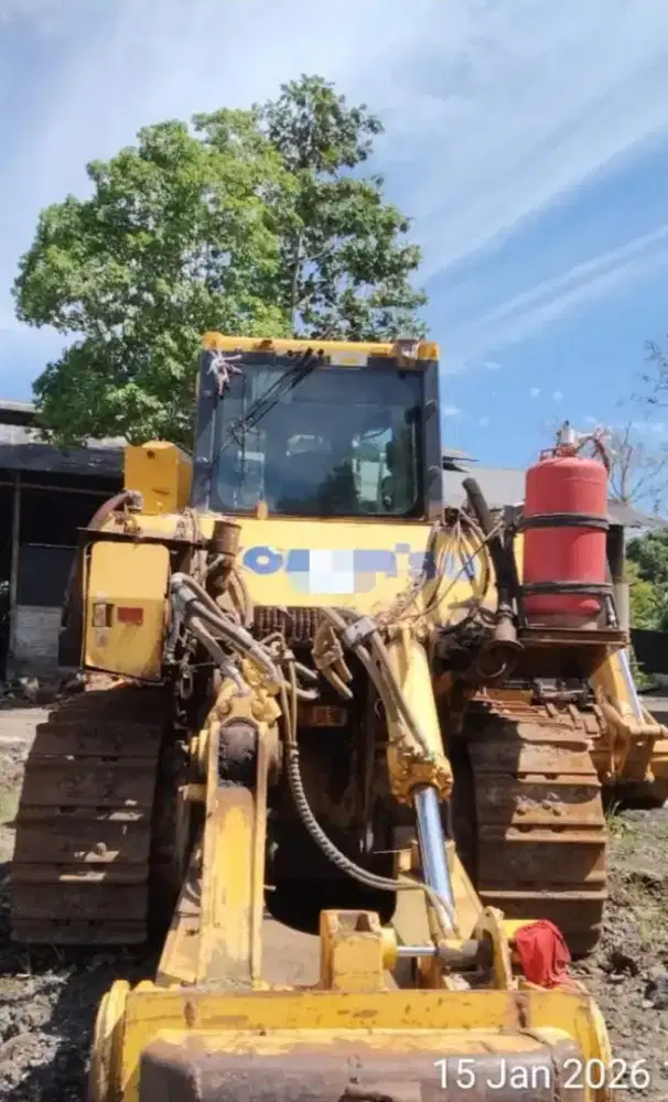 Dozer D155 2019 HM 19.000an
di Manado..