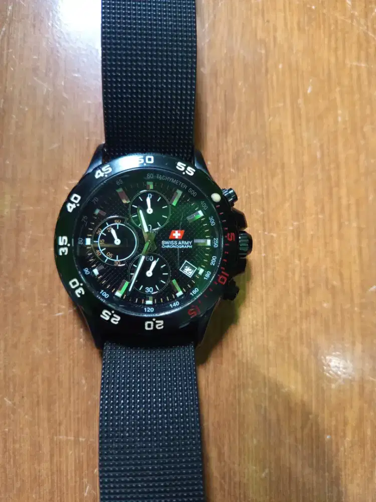 Jam tangan pria Swiss Army