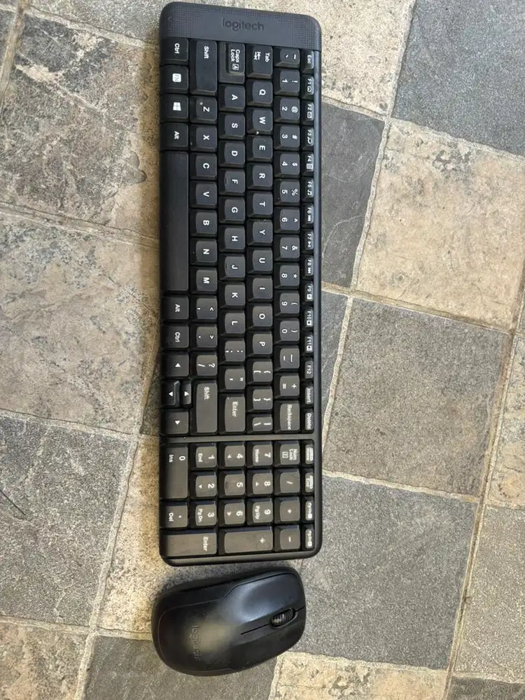 LOGITECH-KEYBOARD