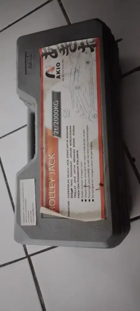 Dongkrak mobil buaya