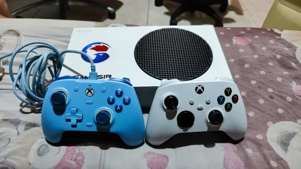 Xbox Series S 512GB + 2 stick + game non sharing