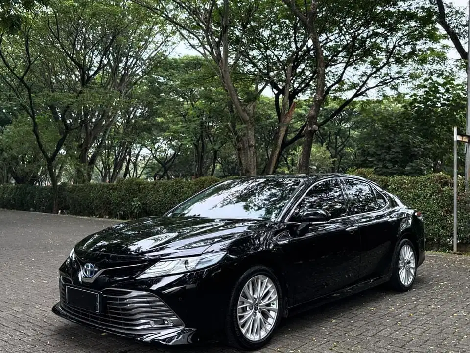 Low KM Hybrid! Toyota Camry 2.5 Hybrid 2019 C200 E250 520i