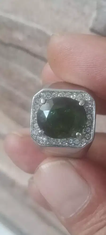 Green tourmaline dim jumbo 8 crat memo