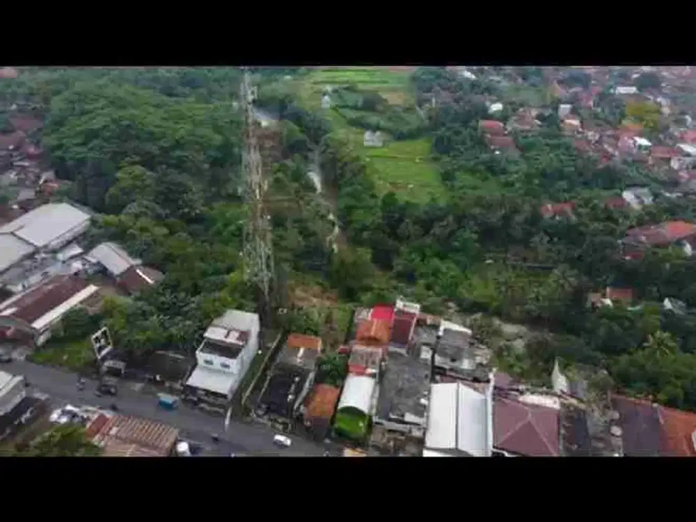 dijual tanah dan bangunan lokasinya strategis dipinggir jalan dapat buat usaha apa aja