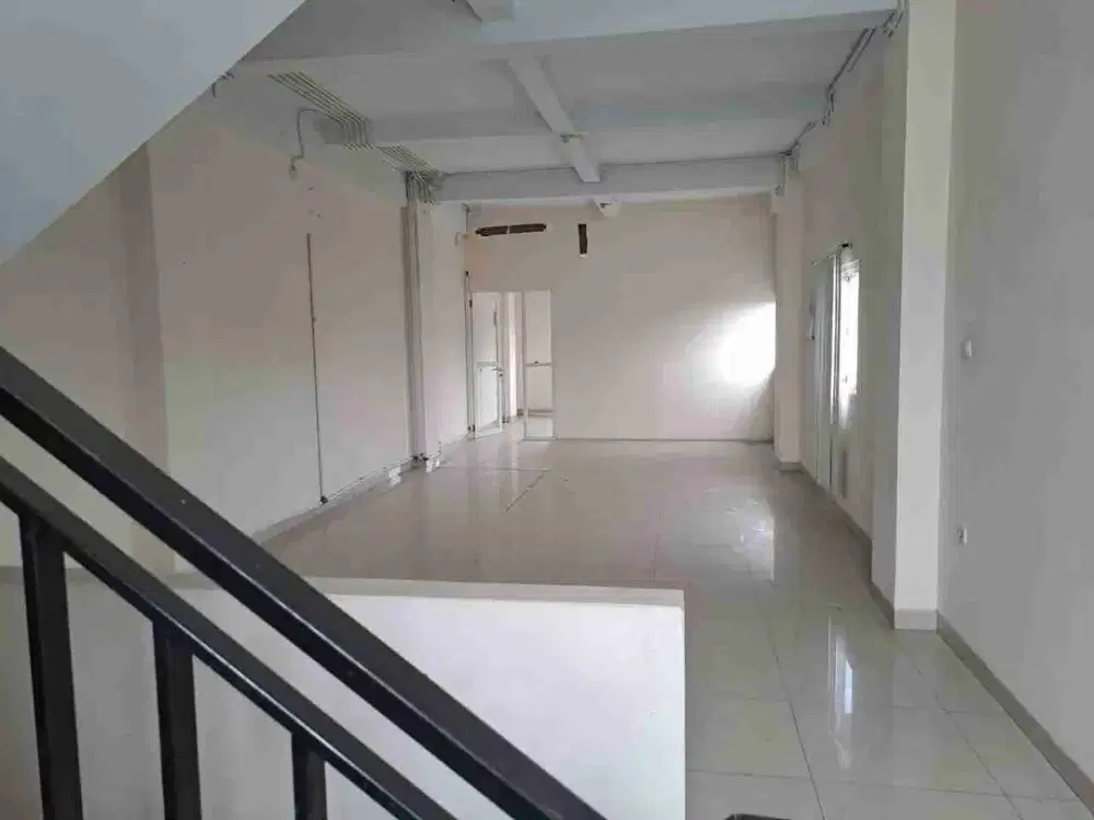 dijual ruko lokasi di jalan raya