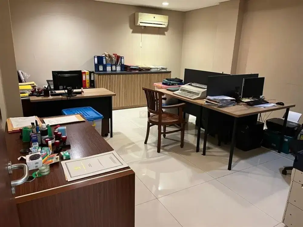 Dekat Blok M & MRT Asean, Disewa Ruang Usaha Premium 2 Lantai 200m di Kebayoran Baru , Bisa Untuk Klinik, Apotek, Laboratorium, Kantor, Butik, Studio.