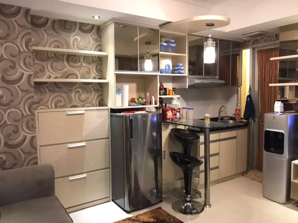 ready disewa apartemen green lake sunter,2bedrooms furnished,view danau,3 ac dan waterheater