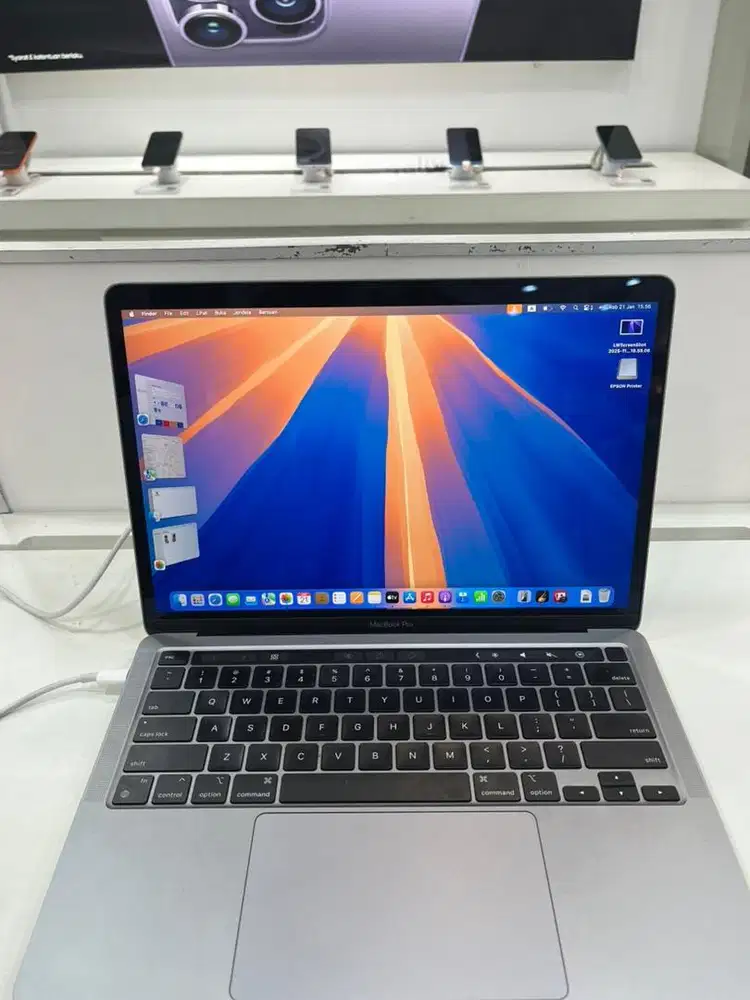 New Apple Macbook M2