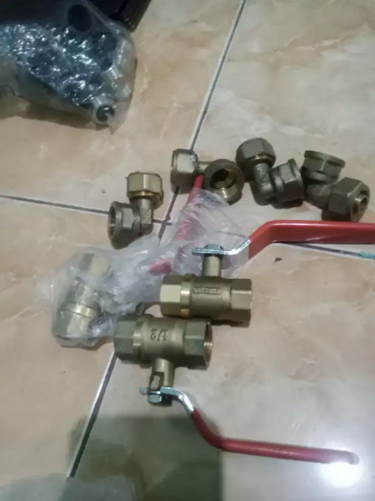 Borongan Kran Kuningan 1/2 inc merk shisuka dll