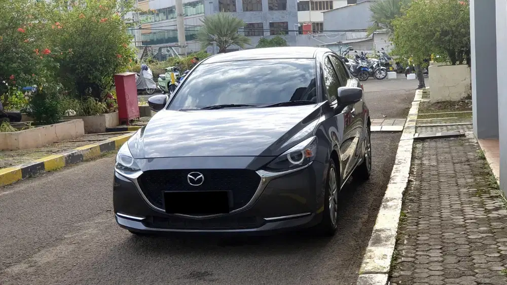 Mazda 2 mazda2 gt skyactive sedan 2022 pakai 2023 abu