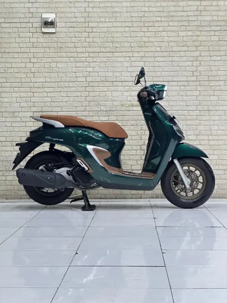 Larisss manis! Honda Stylo ABS 2024