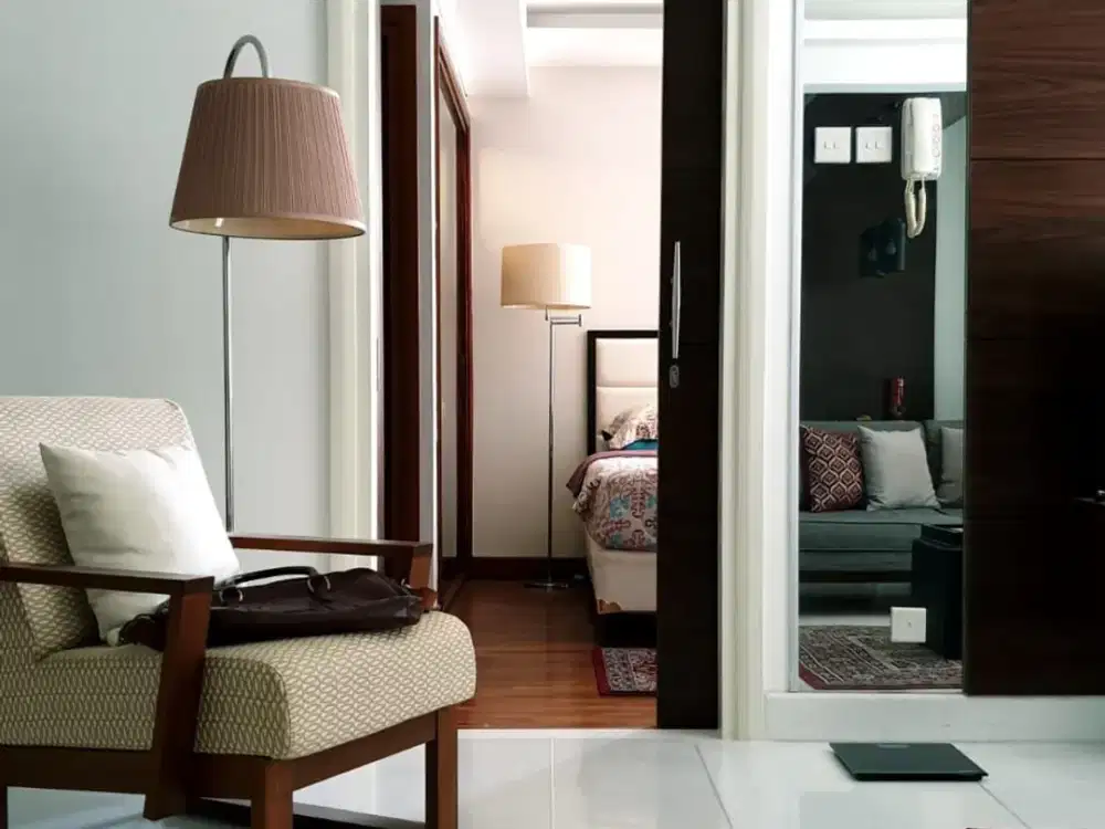 DIJUAL APARTEMEN COSMOPOLIS TOWER A LANTAI 1 FULL FURNISHED MEWAH