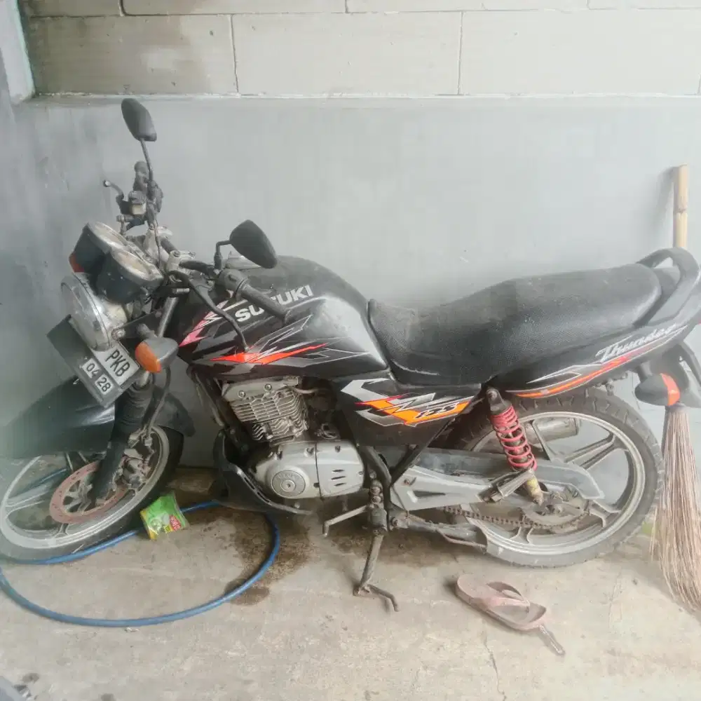 Dijual Motor Suzuki Thunder 125 Tahun 2008