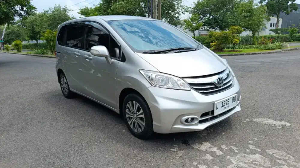 TDP 8jt//Freed 1.5 E PSD Automatic 2013 ISTW